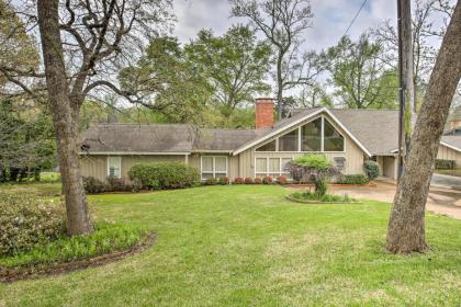 Custom Home with Deck DockandBoathouse on Lake Athens!