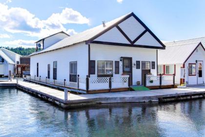Scenic Bay Float Home Hideaway - image 12