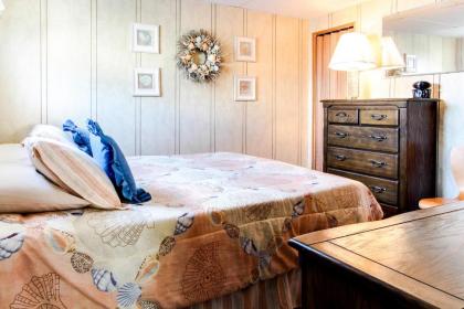 Scenic Bay Float Home Hideaway - image 5
