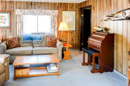 Scenic Bay Float Home Hideaway - image 7