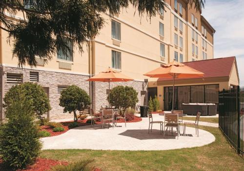 La Quinta by Wyndham Atlanta Airport North - main image