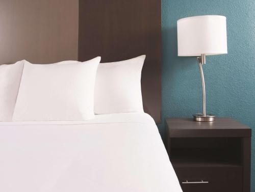 La Quinta by Wyndham Atlanta Airport North - image 3