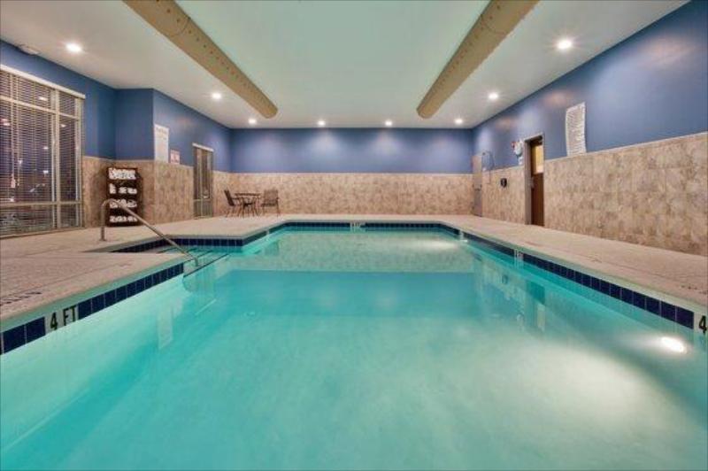 Holiday Inn Express Hotel & Suites Atlanta Airport West - Camp Creek - image 3