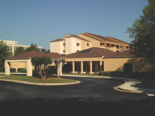 Courtyard by Marriott Atlanta Executive Park/Emory - image 5