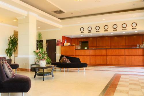 Ramada Plaza by Wyndham Atlanta Airport - image 4