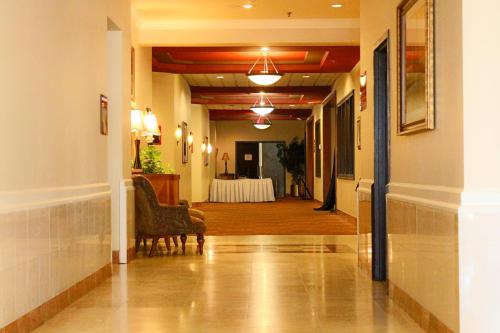 Ramada Plaza by Wyndham Atlanta Airport - image 5
