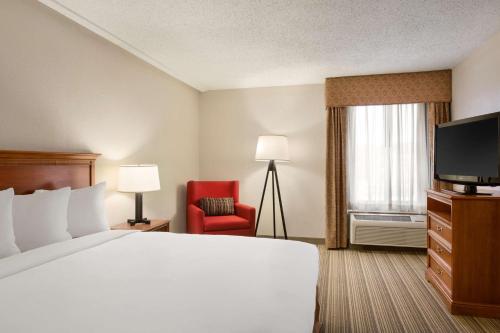 Country Inn & Suites by Radisson Atlanta Galleria Ballpark GA - image 2