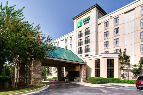 Holiday Inn Express Hotel & Suites Atlanta Buckhead an IHG Hotel - main image