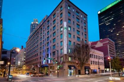 Holiday Inn Express  Suites   Atlanta Downtown an IHG Hotel