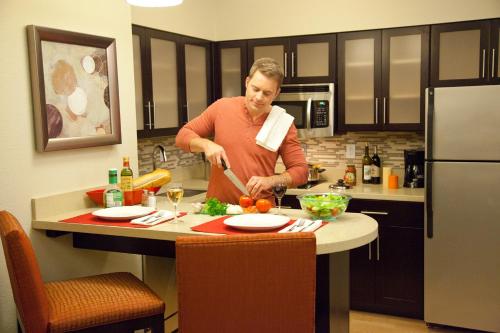 Staybridge Suites Atlanta Airport an IHG Hotel - image 3
