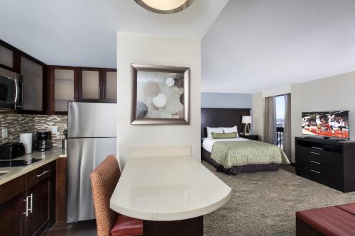 Staybridge Suites Atlanta - Midtown an IHG Hotel - image 3