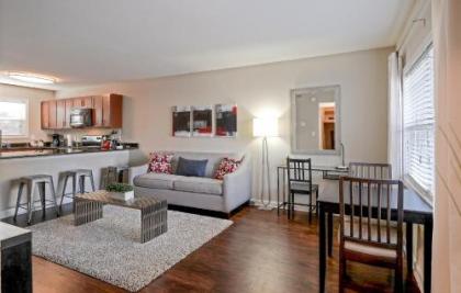 City center location with King bed - image 2