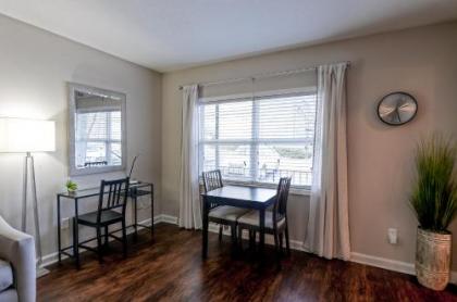 City center location with King bed - image 4