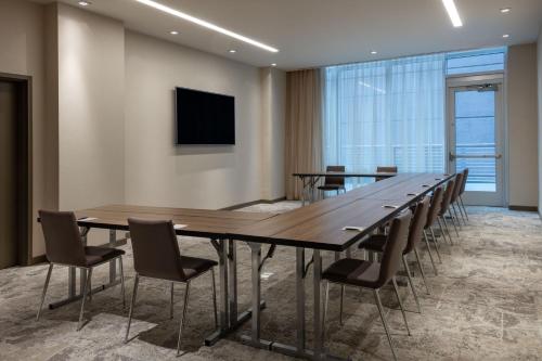 AC Hotel by Marriott Atlanta Midtown - image 2