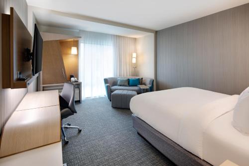 Courtyard by Marriott Atlanta Vinings/Galleria - image 2