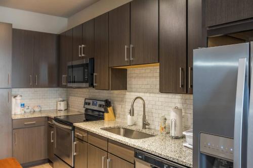 Frontdesk Radius West Midtown Apts Atlanta - image 3