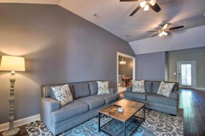 Cozy College Park Home 9 Mi to Dtwn Atlanta!