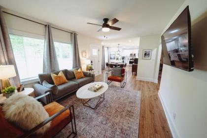 East Point 3 Bedroom Home minutes from Airport and midtown Georgia
