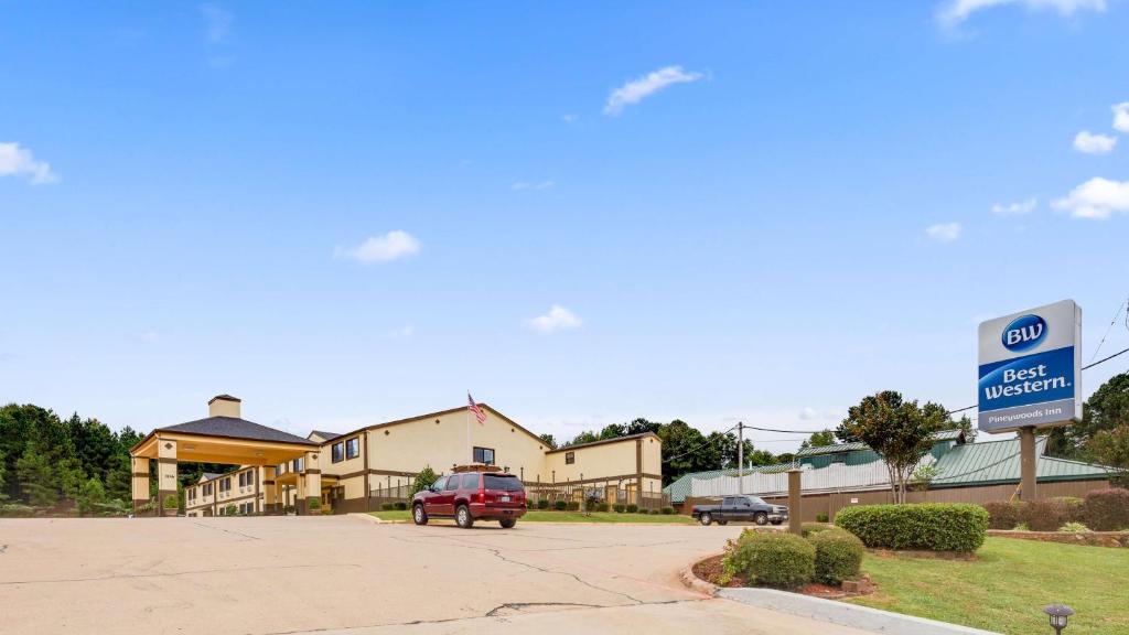 Best Western Pineywoods Inn - main image