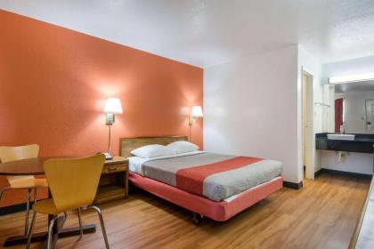 Motel 6-Atlanta TX - image 10
