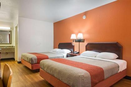 Motel 6-Atlanta TX - image 11