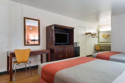 Motel 6-Atlanta TX - image 14