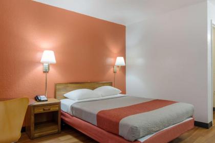 Motel 6-Atlanta TX - image 2