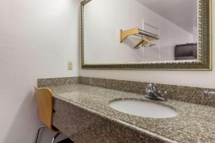 Motel 6-Atlanta TX - image 6