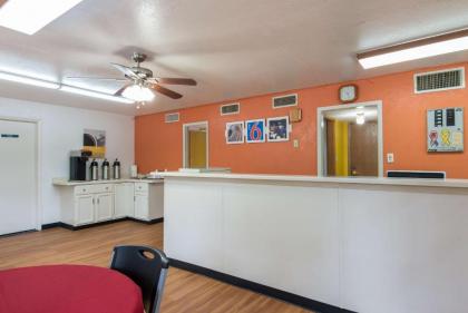 Motel 6-Atlanta TX - image 8