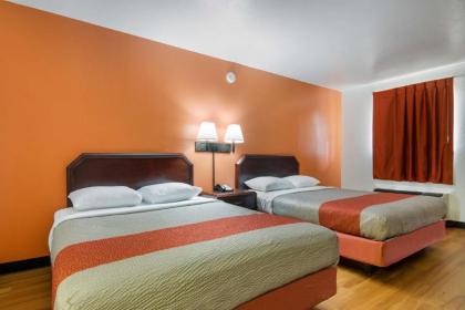 Motel 6-Atlanta TX - image 9