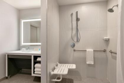 Embassy Suites by Hilton Atlanta Midtown - image 13