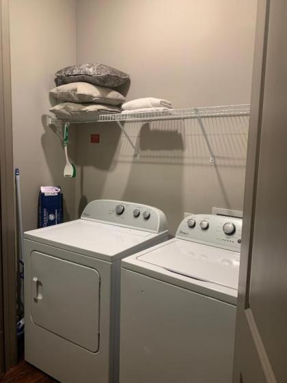 2 bedroom 2 bath very spacious - image 14