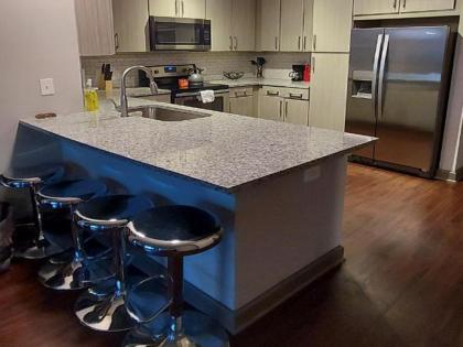 2 bedroom 2 bath very spacious - image 4