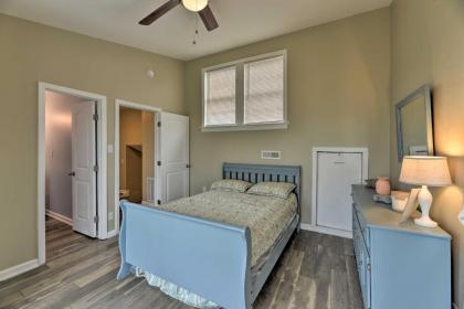 Luxe Cozy Crab Shack with Porch in Atlantic Beach! - image 11