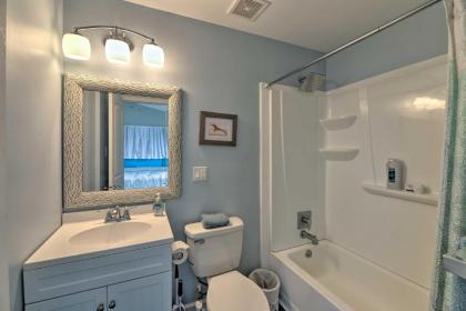 Luxe Cozy Crab Shack with Porch in Atlantic Beach! - image 15