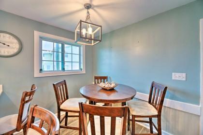 Luxe Cozy Crab Shack with Porch in Atlantic Beach! - image 8
