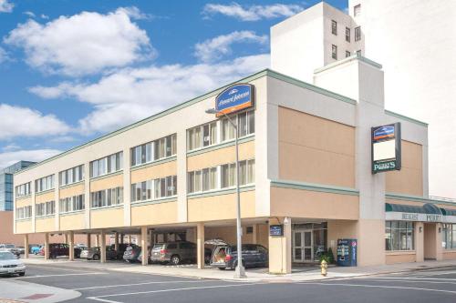 Howard Johnson by Wyndham Atlantic City - main image