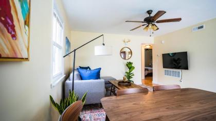 NEW! Quiet Family House near the Casino - image 16