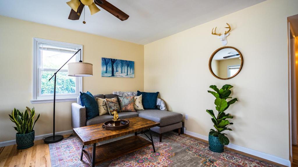 NEW! Quiet Family House near the Casino - image 6