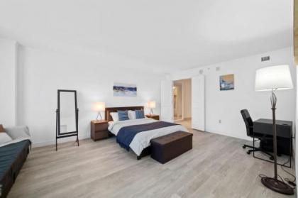 Modern 2BR 3BA Condo on the Boardwalk by CozySuites - image 3
