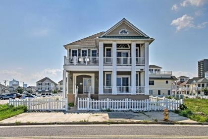 Oceanfront Atlantic City Home 1 mi to Pier Atlantic City