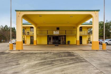 OYO Hotel Atmore AL Hwy 21 - image 2
