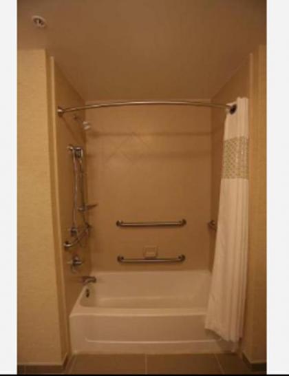 Hampton Inn - Atmore - image 10