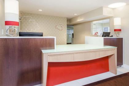 MainStay Suites Detroit Auburn Hills - image 2