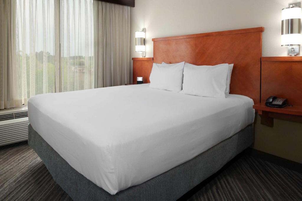 Hyatt Place Detroit/Auburn Hills - image 2
