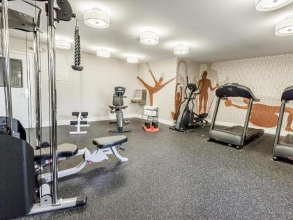 MainStay Suites Detroit Auburn Hills - image 1