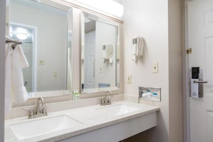 Quality Inn & Suites - image 5