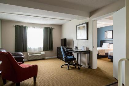 Quality Inn & Suites - image 8