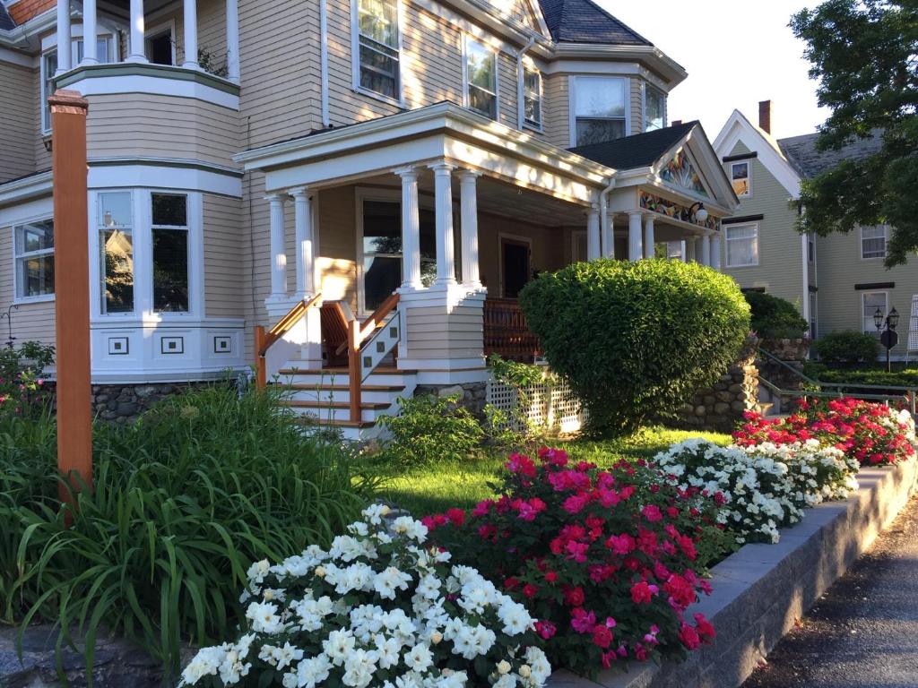 Munroe Inn Boutique Hotel - main image