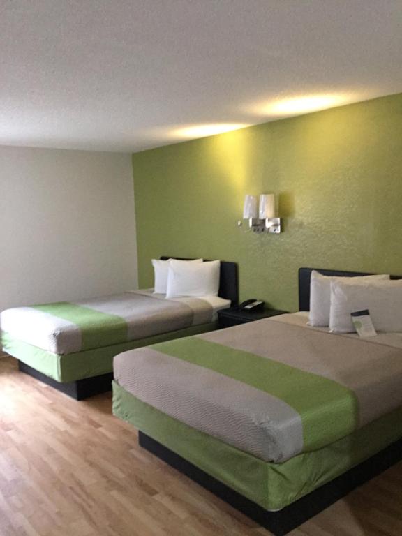 Motel 6-Augusta KS - image 2